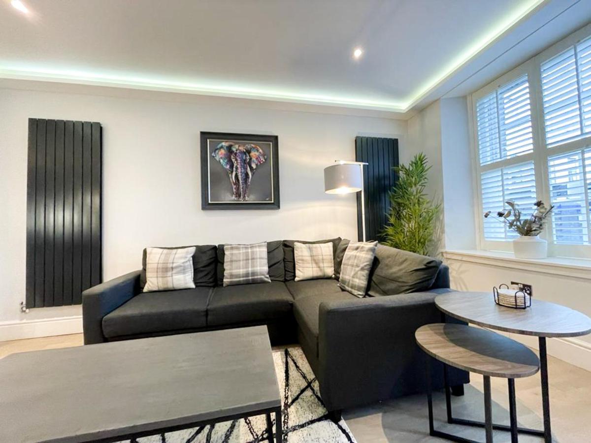 Modern 3 Bedroom Apartment, West End Edimburgo Exterior foto
